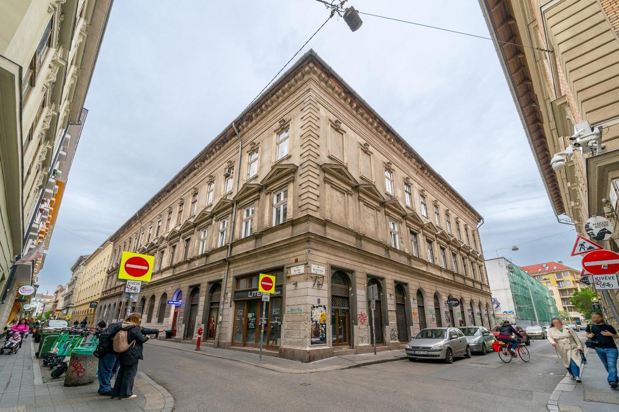 Azure Oasis In The Heart Of The City Budapest Eksteriør bilde